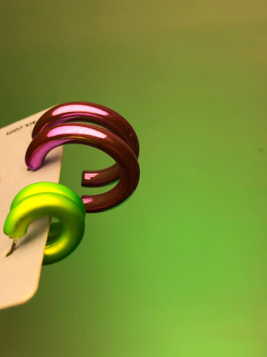 پک گوشواره سبز|گوشواره پکی ۲ تایی رنگی|گوشواره گرد بنفش|پک گوشواره رنگی|گوشواره ترند|گوشواره براق بنفش|گوشواره پاستیلی سبز